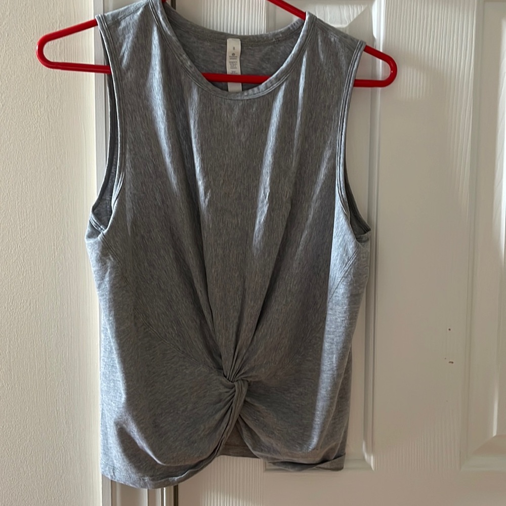 Women’s Lululemon top